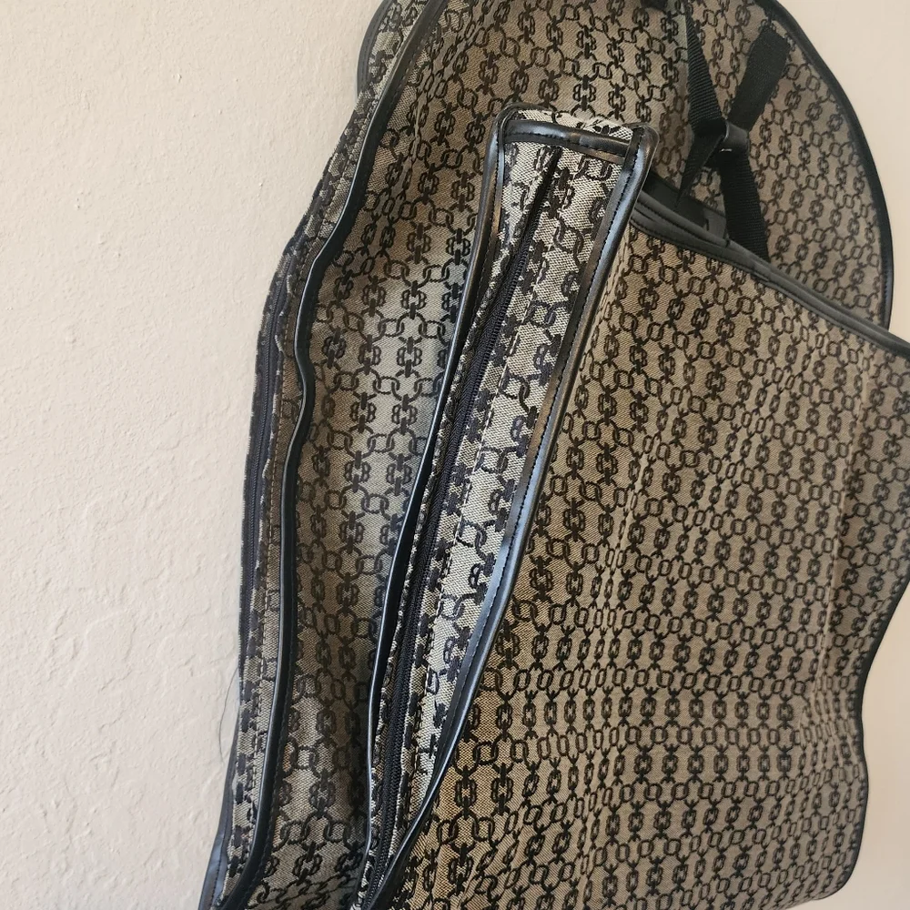 Bueno monogram garment